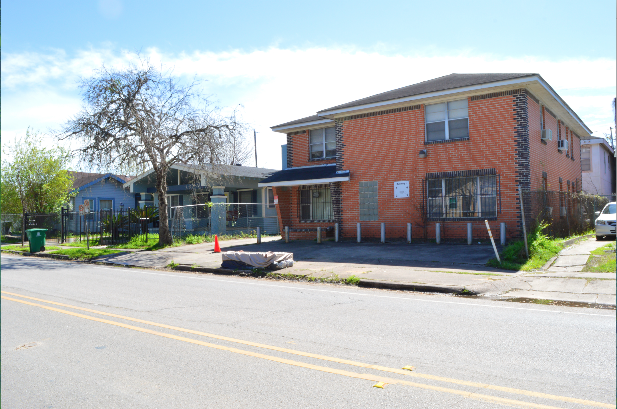 Property main image